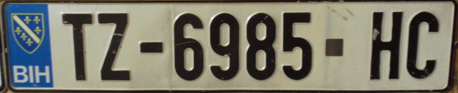 1995-8 series passenger plate used primarily in Muslim-controlled areas during the 1990s civil war. TZ=Tuzla